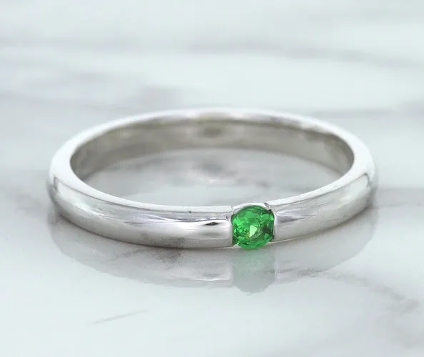 0.10ct Round Tsavorite Ring in 18K White Gold