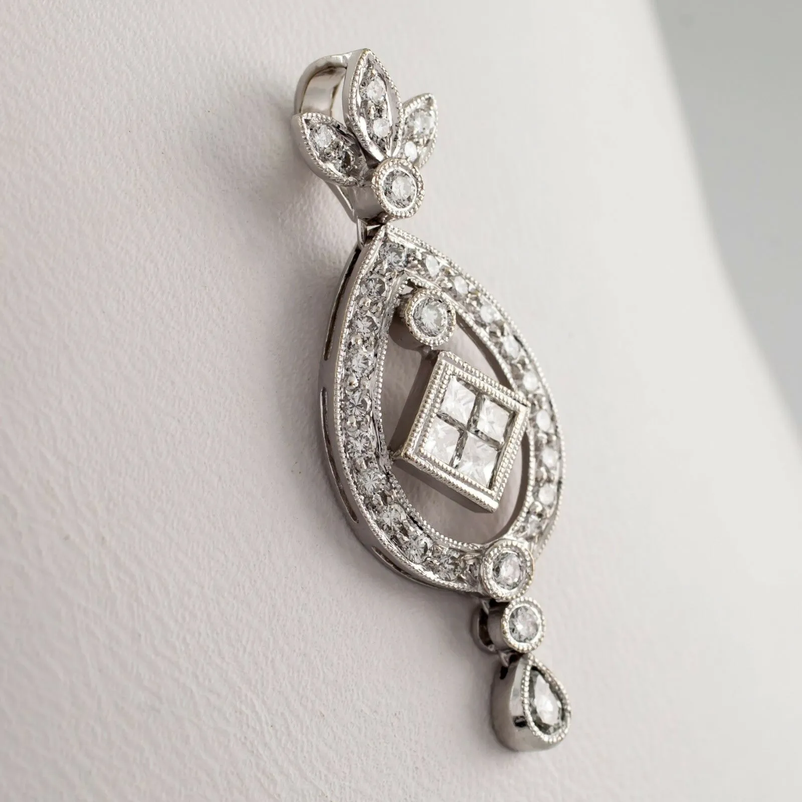 1.90 carat Diamond Floral 18k White Gold Drop Pendant