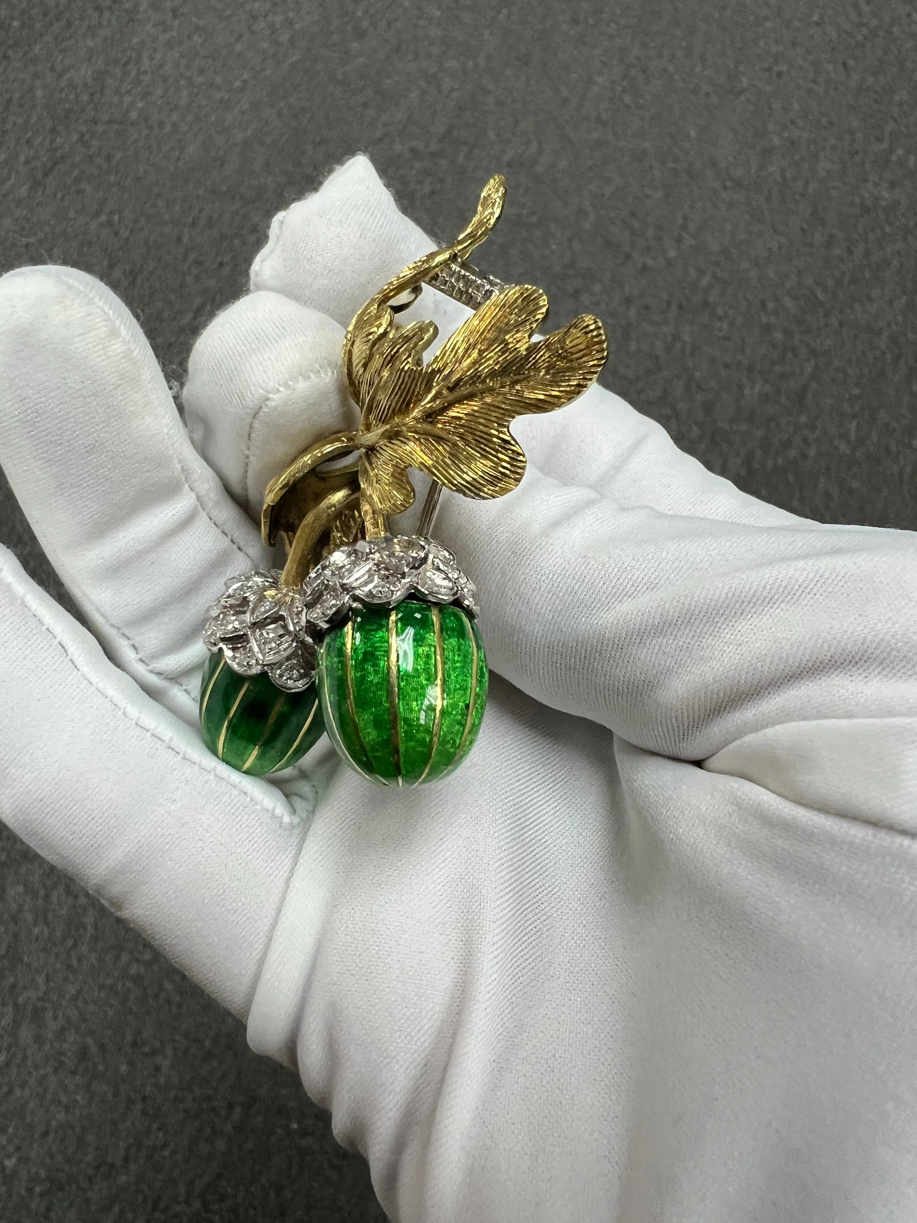 1970s Oak Leaves And Enameled Acorns 18k Yellow Gold Brooch