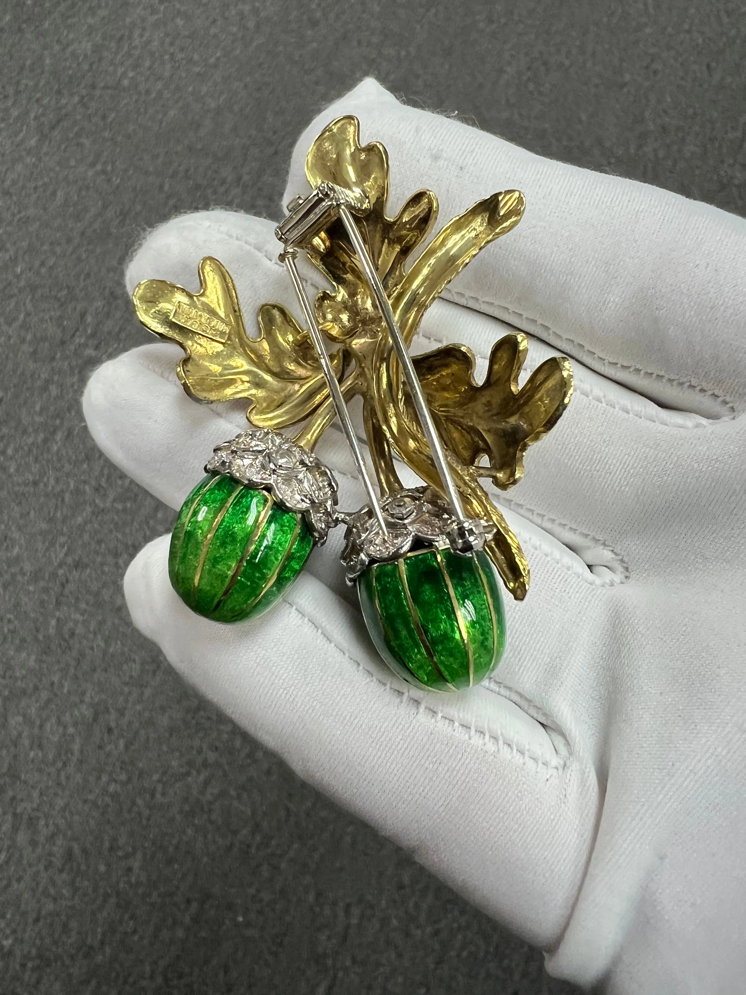 1970s Oak Leaves And Enameled Acorns 18k Yellow Gold Brooch