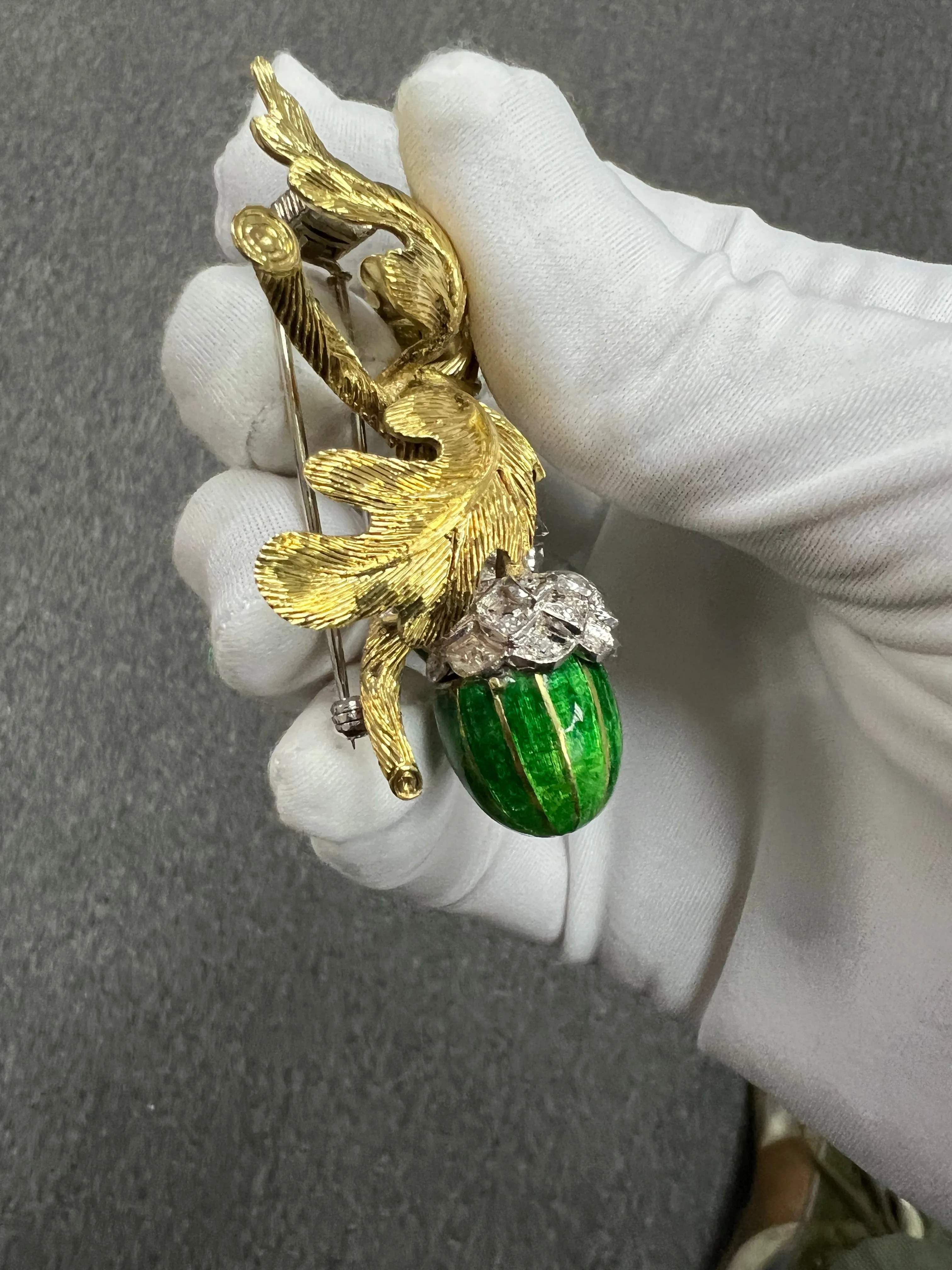 1970s Oak Leaves And Enameled Acorns 18k Yellow Gold Brooch