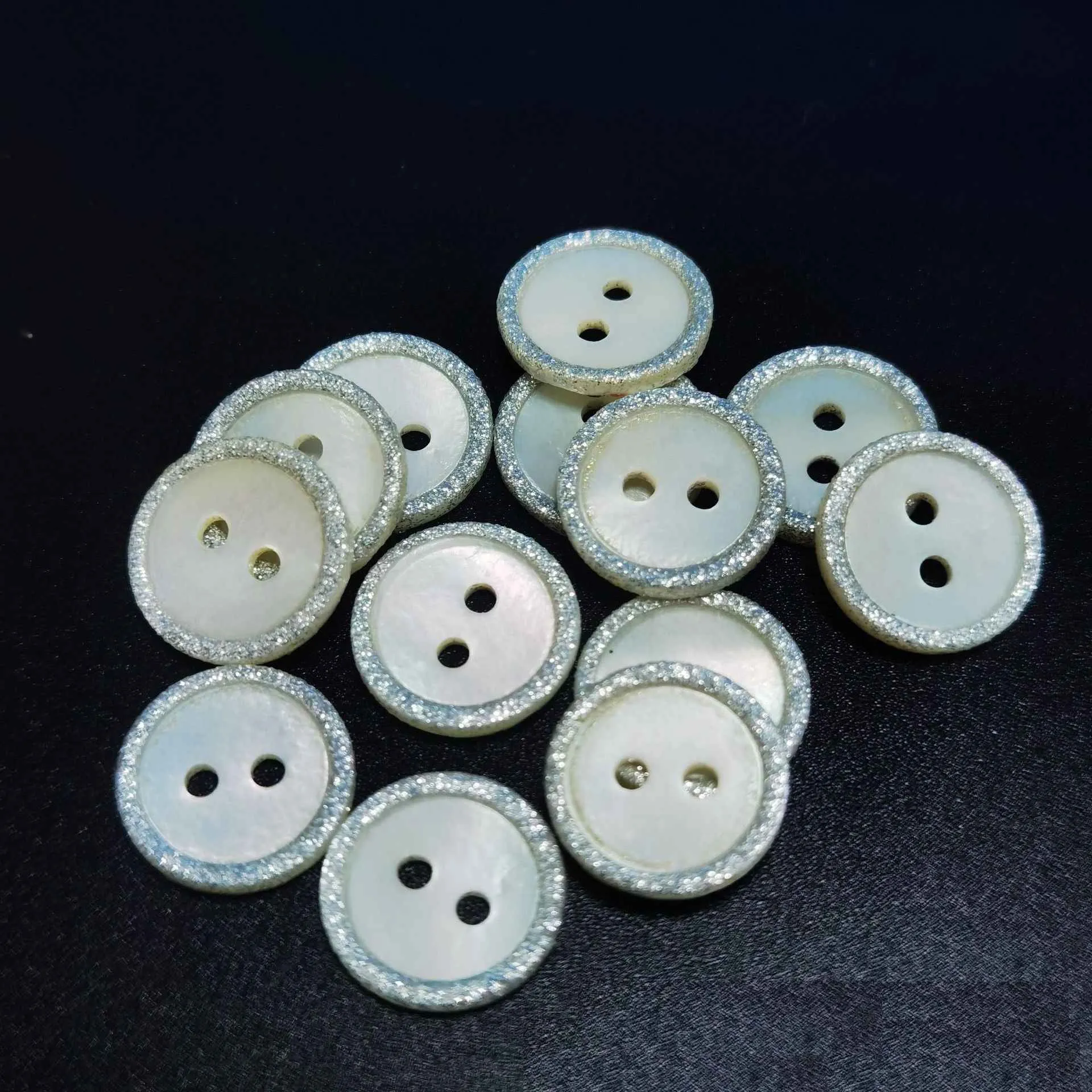 20L (12.5mm) Mother of Pearl Shell Buttons Silver Powder Edge 100pcs