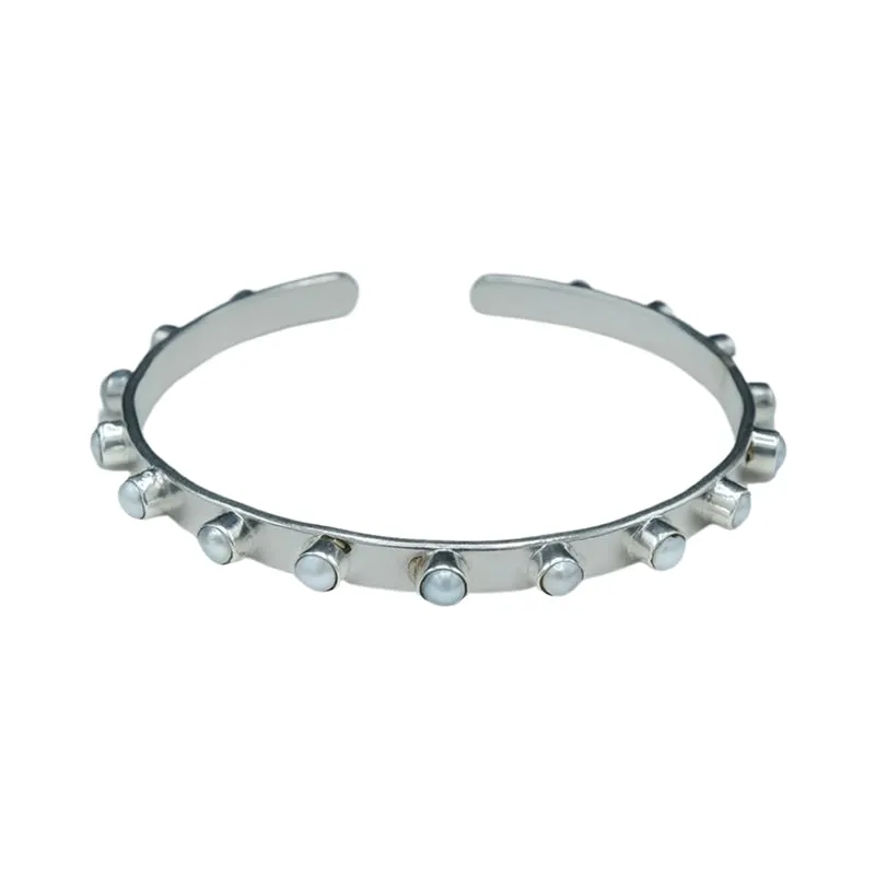 210-01-S | SEEMA ADJUSTABLE CUFF (4 MM PEARLS ON SILVER)