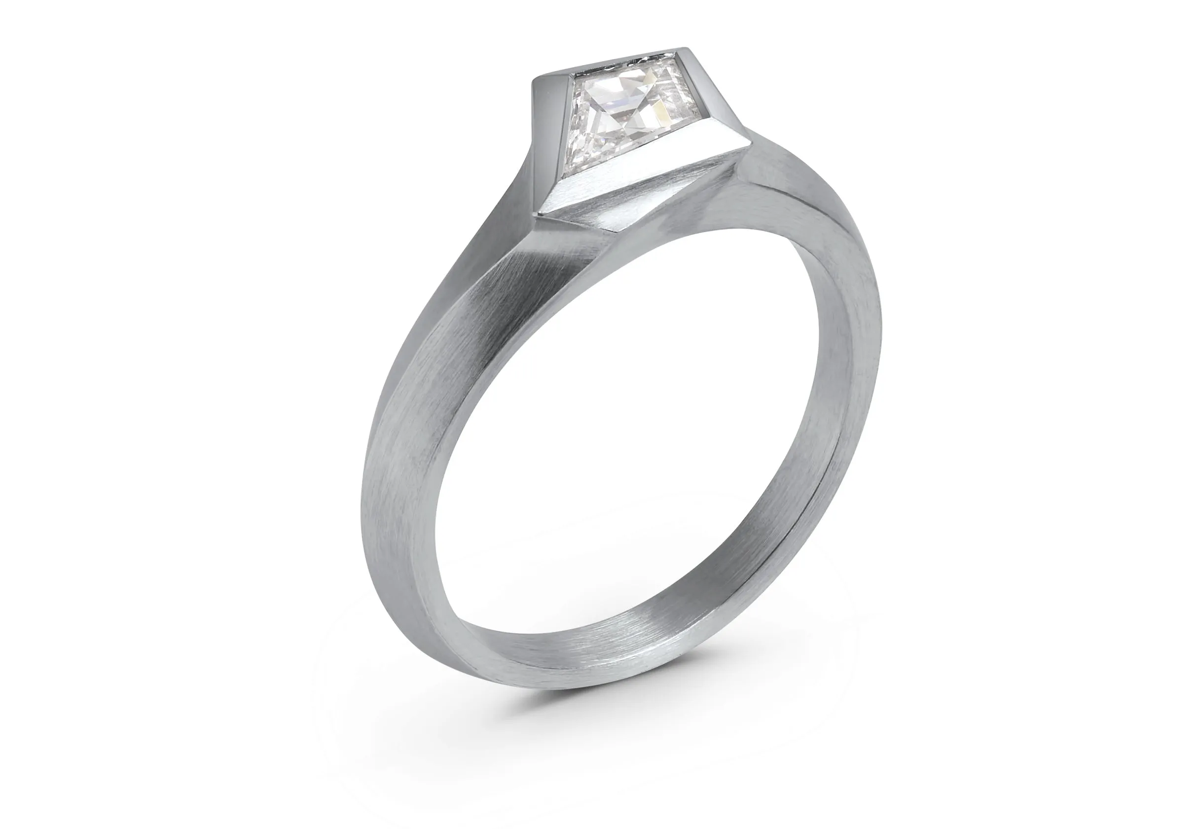 Aegis ring with kite shaped diamond