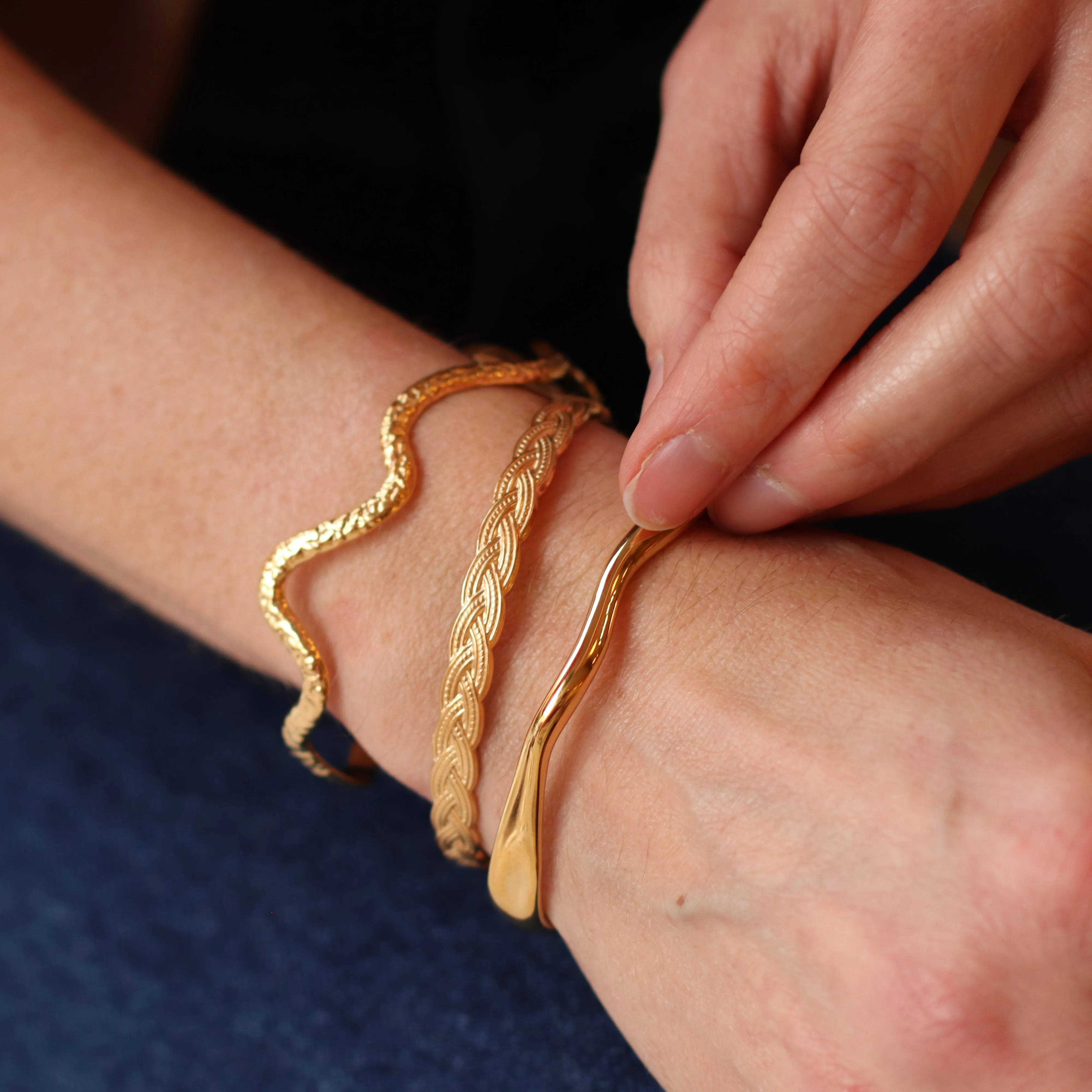 Bazou | Stainless Steel Wave Cuff Bracelet (Copy)