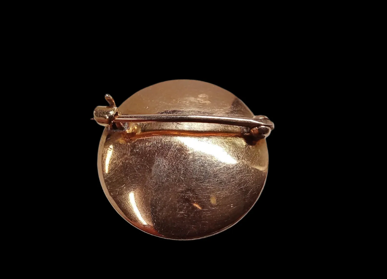 Brooch Reverse Intaglio Image Steeplechase Jockey/Mount Taking a Fence 14kt Yellow Gold