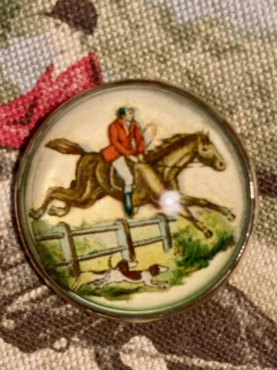 Brooch Vintage Rosette Fox Hunter and Hounds