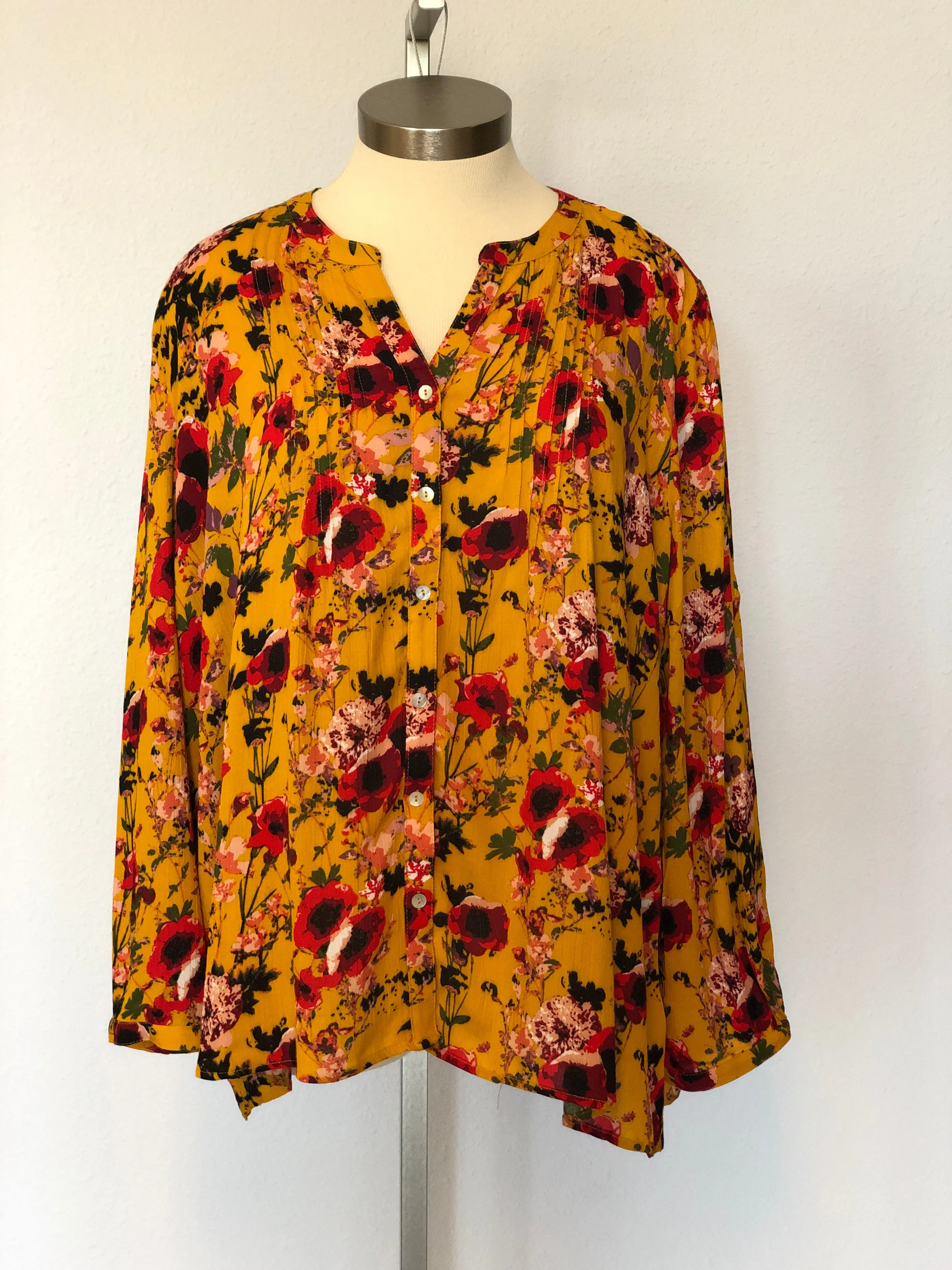 BUTTON UP PIN TUCK BLOUSE