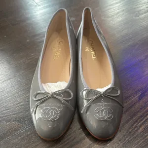 Chanel Grey Patent Calfskin CC Stitched Toe Ballet Flats