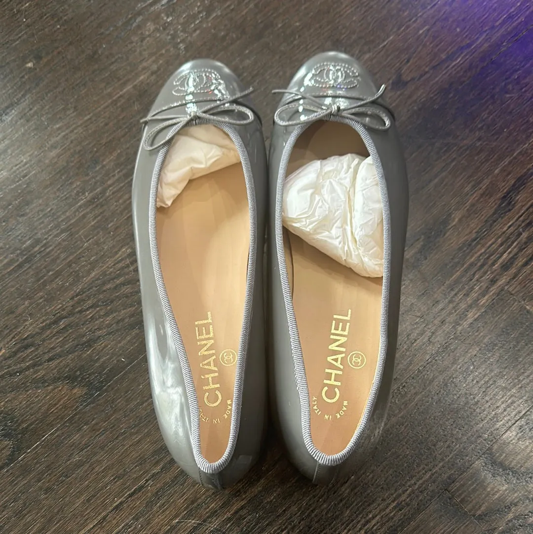 Chanel Grey Patent Calfskin CC Stitched Toe Ballet Flats