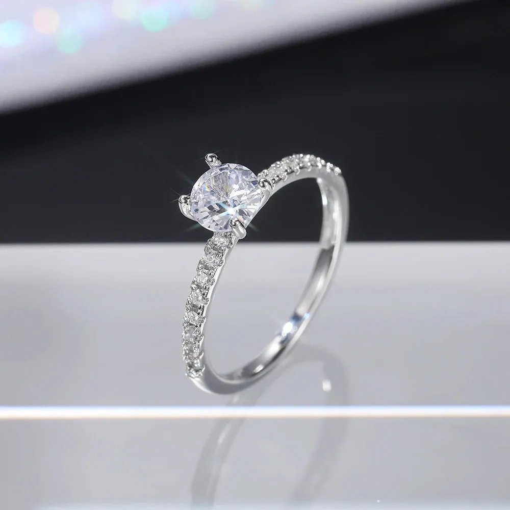 Chic 4-Claw Round Zirconia Wedding Rings