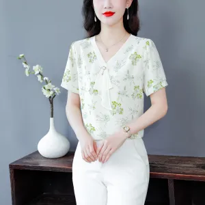 Chic French Style Blouse with V-Neck and Dreamy Floral Patterns