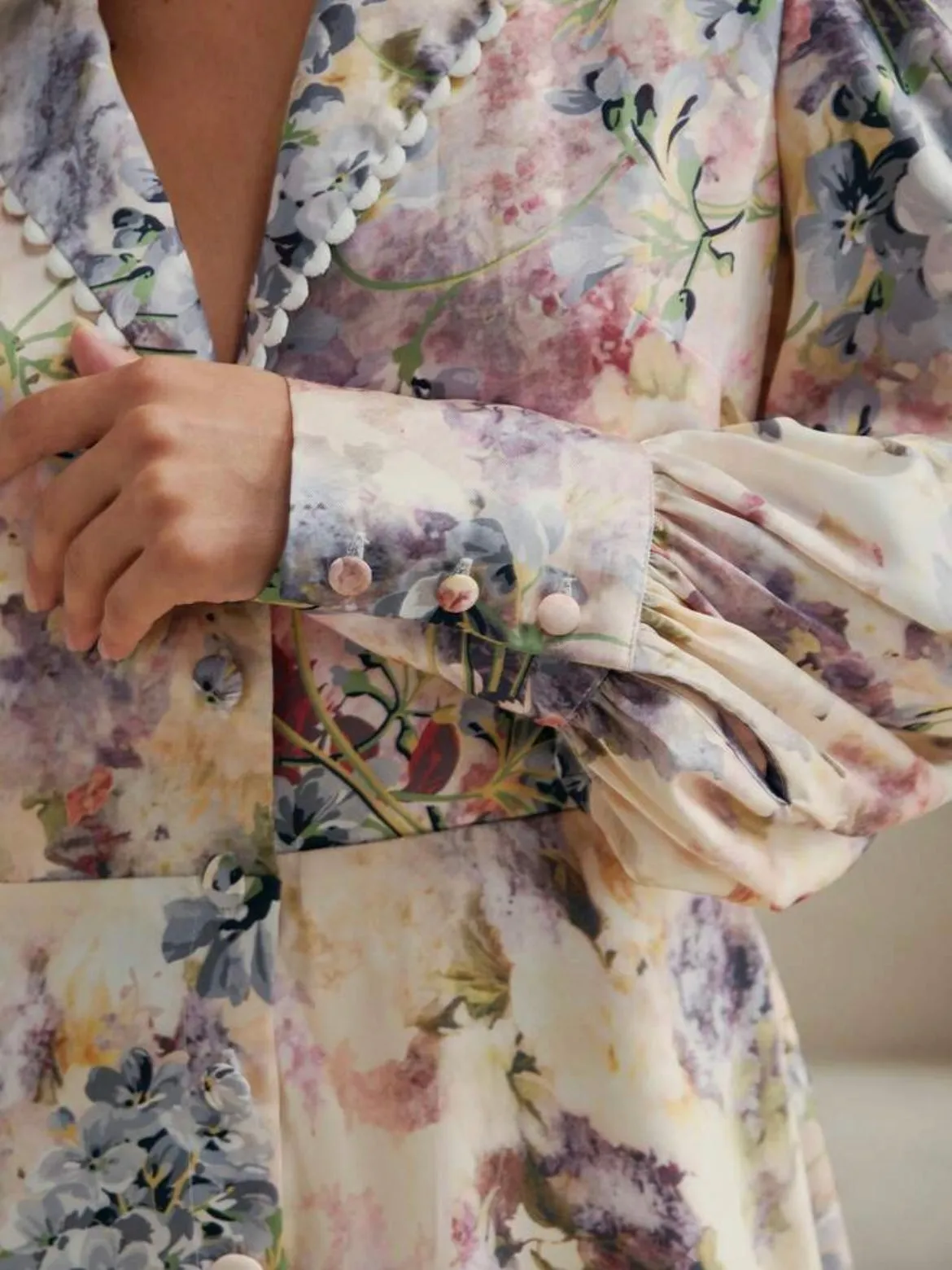 CM-DS404840 Women Trendy Bohemian Style V-Neck Long Sleeve All-Over Floral Print Lantern Sleeve Dress