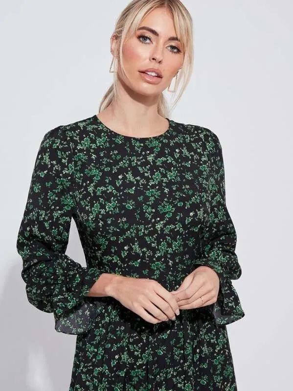 CM-DS826962 Women Casual Seoul Style Flounce Sleeve Ditsy Floral Print Ruffle Trim Dress