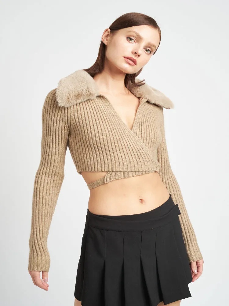 Cropped Long Sleeve Fur Collar Top