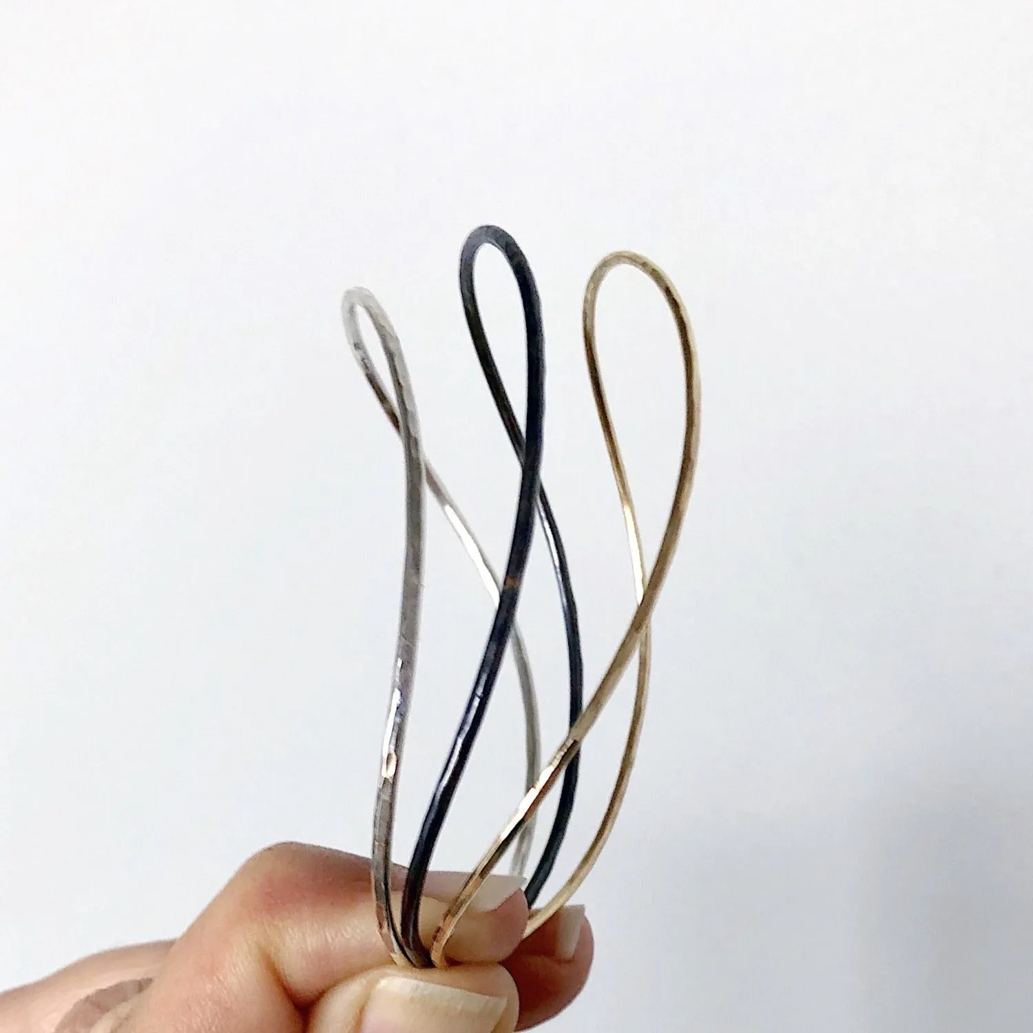 Curved Bangle in 14k gold