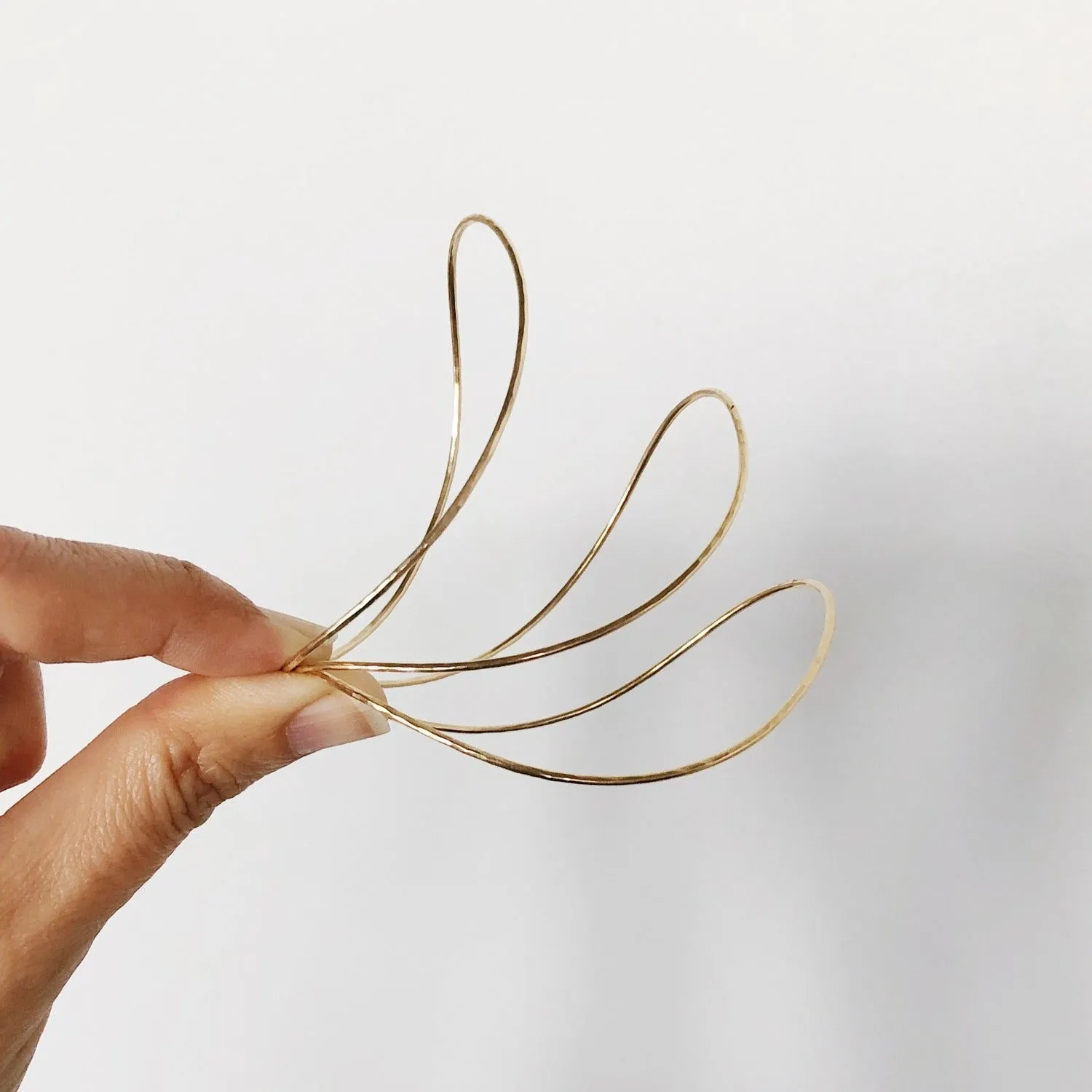 Curved Bangle in 14k gold