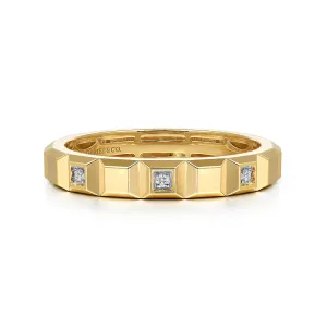 Diamond Pyramid Band in 14K Yellow Gold