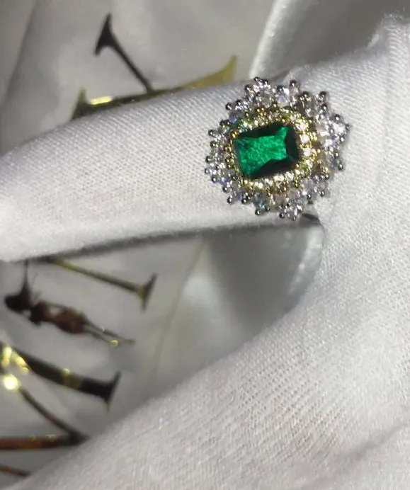 Emerald Engagement Ring | Green Diamond Ring | Emerald Green Diamond Ring
