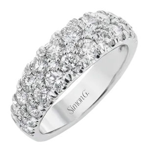 Engagement Ring in 18k Gold with Diamonds