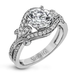 Engagement Ring in 18k Gold with Diamonds