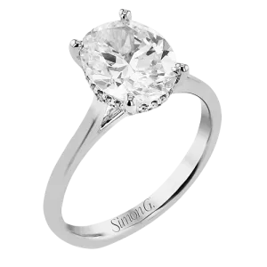 Engagement Ring in 18k Gold with Diamonds
