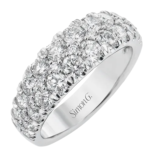 Engagement Ring in 18k Gold with Diamonds