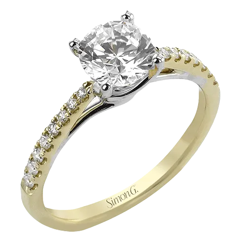 Engagement Ring in 18k Gold with Diamonds