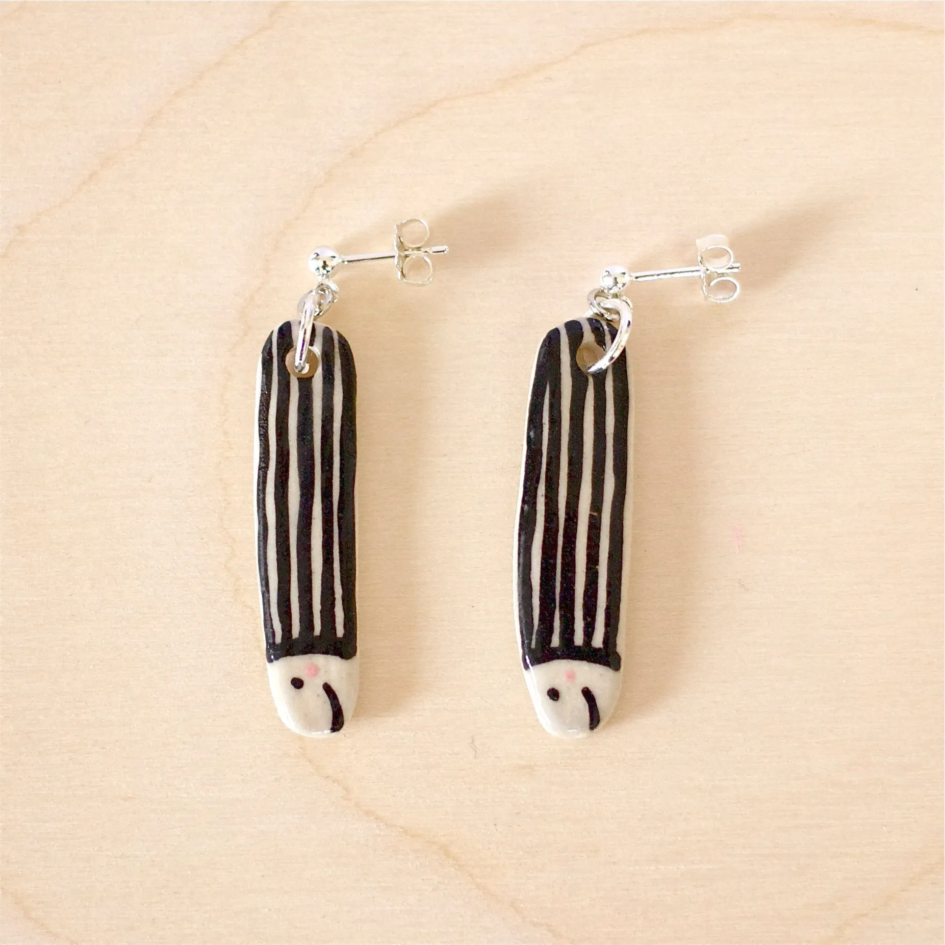 FISHEE EARRINGS - BLACK STRIPE