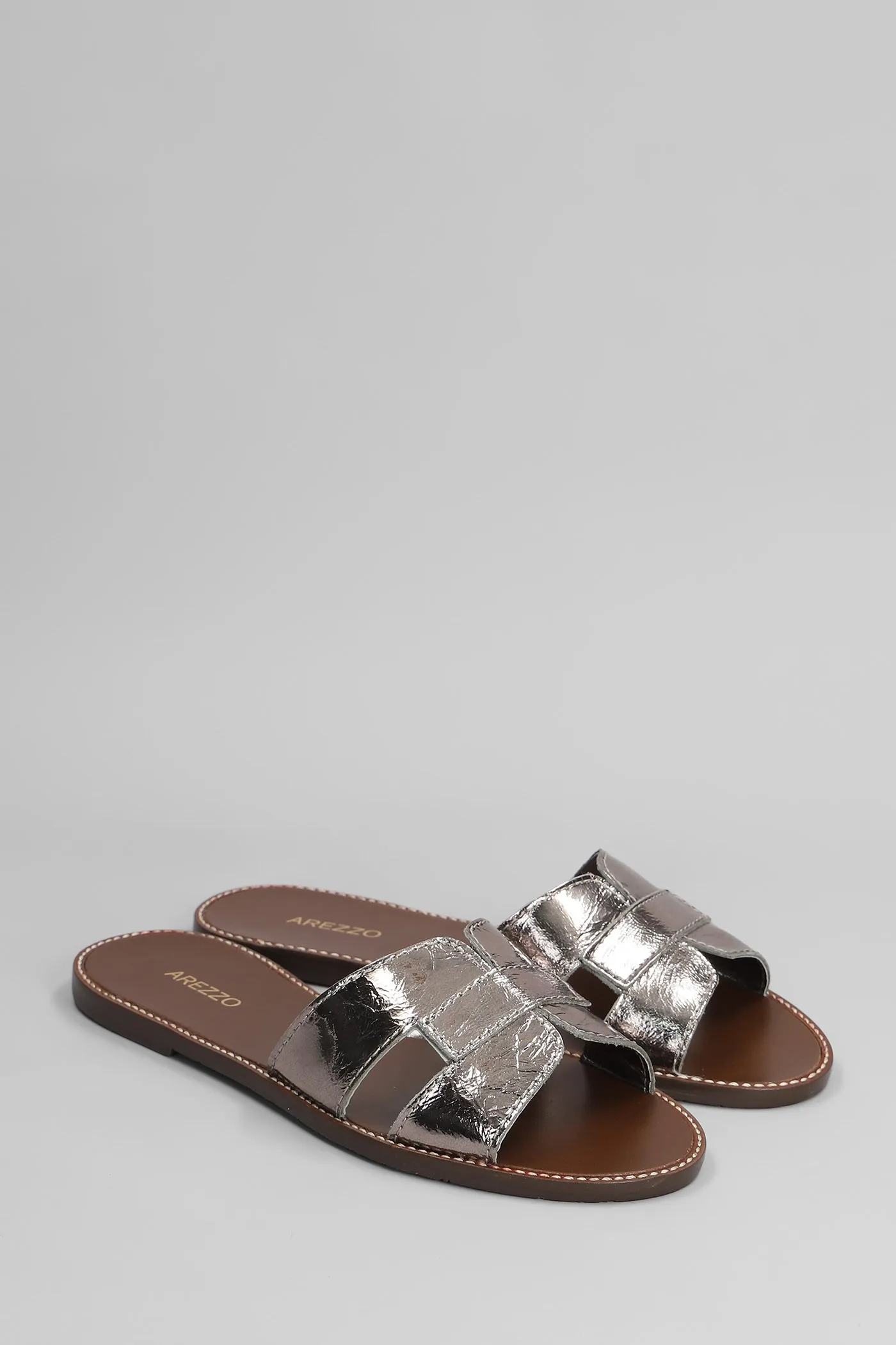 Flats in copper leather