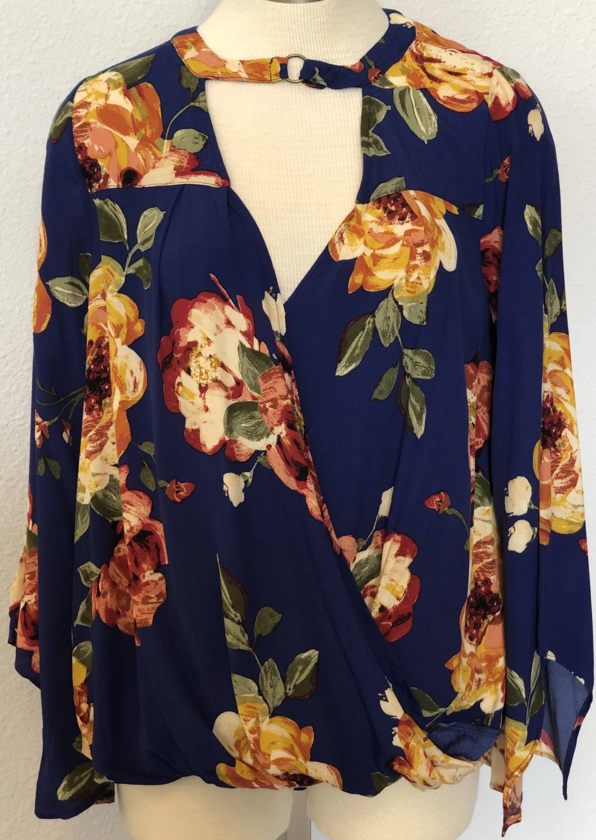 FLORAL CROSS FRONT TOP