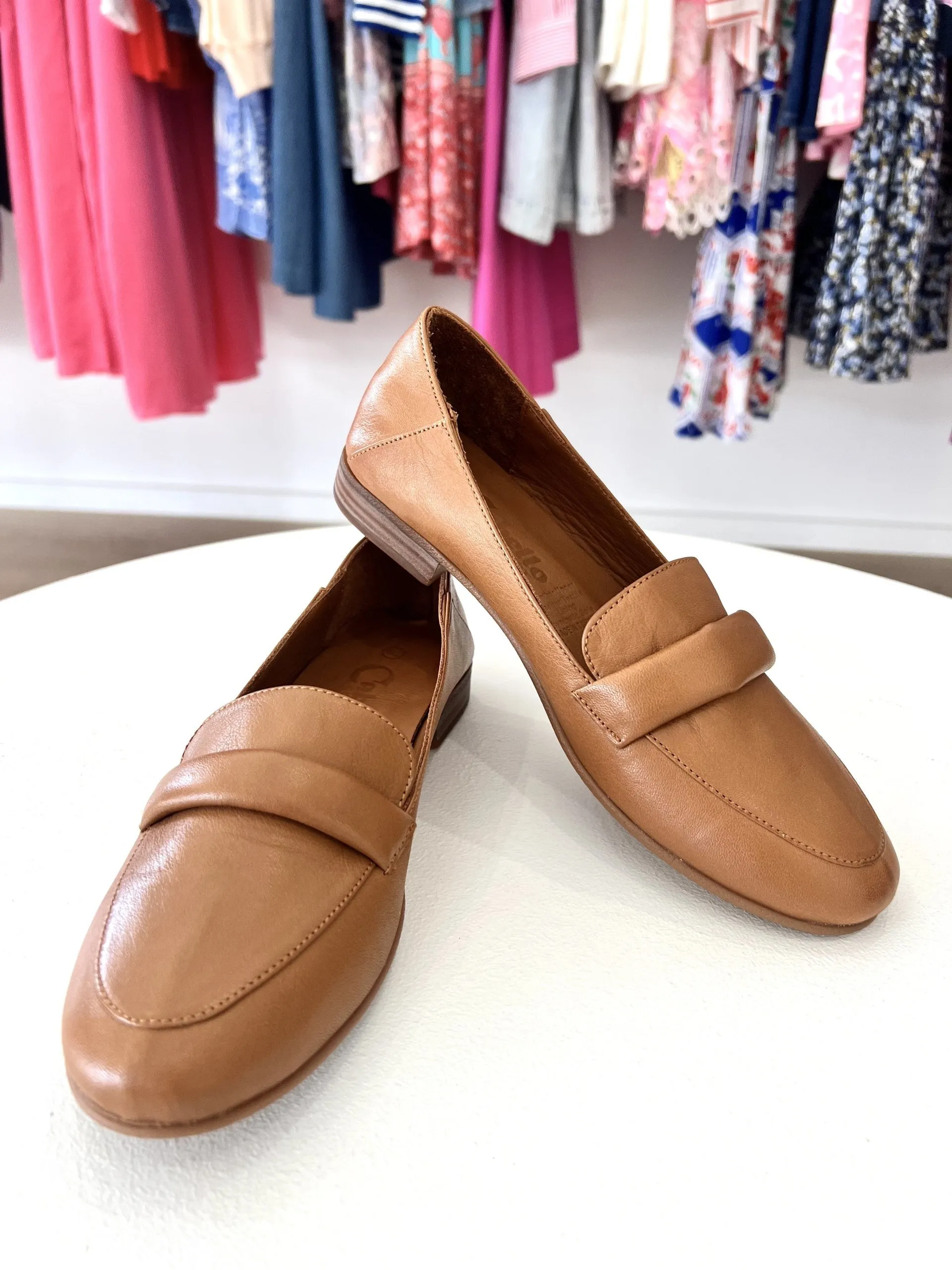GENOA LEATHER LOAFER || TAN