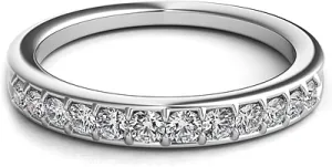 Graduated Pave-Set Diamond Wedding Band