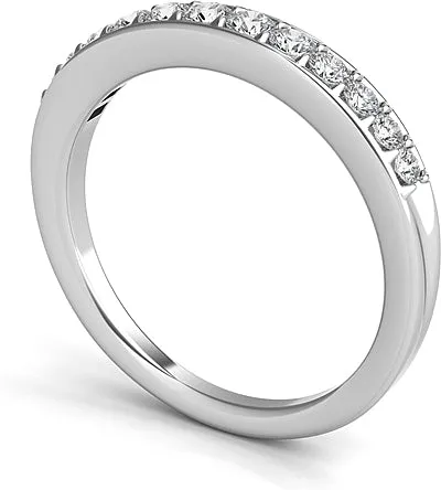 Graduated Pave-Set Diamond Wedding Band