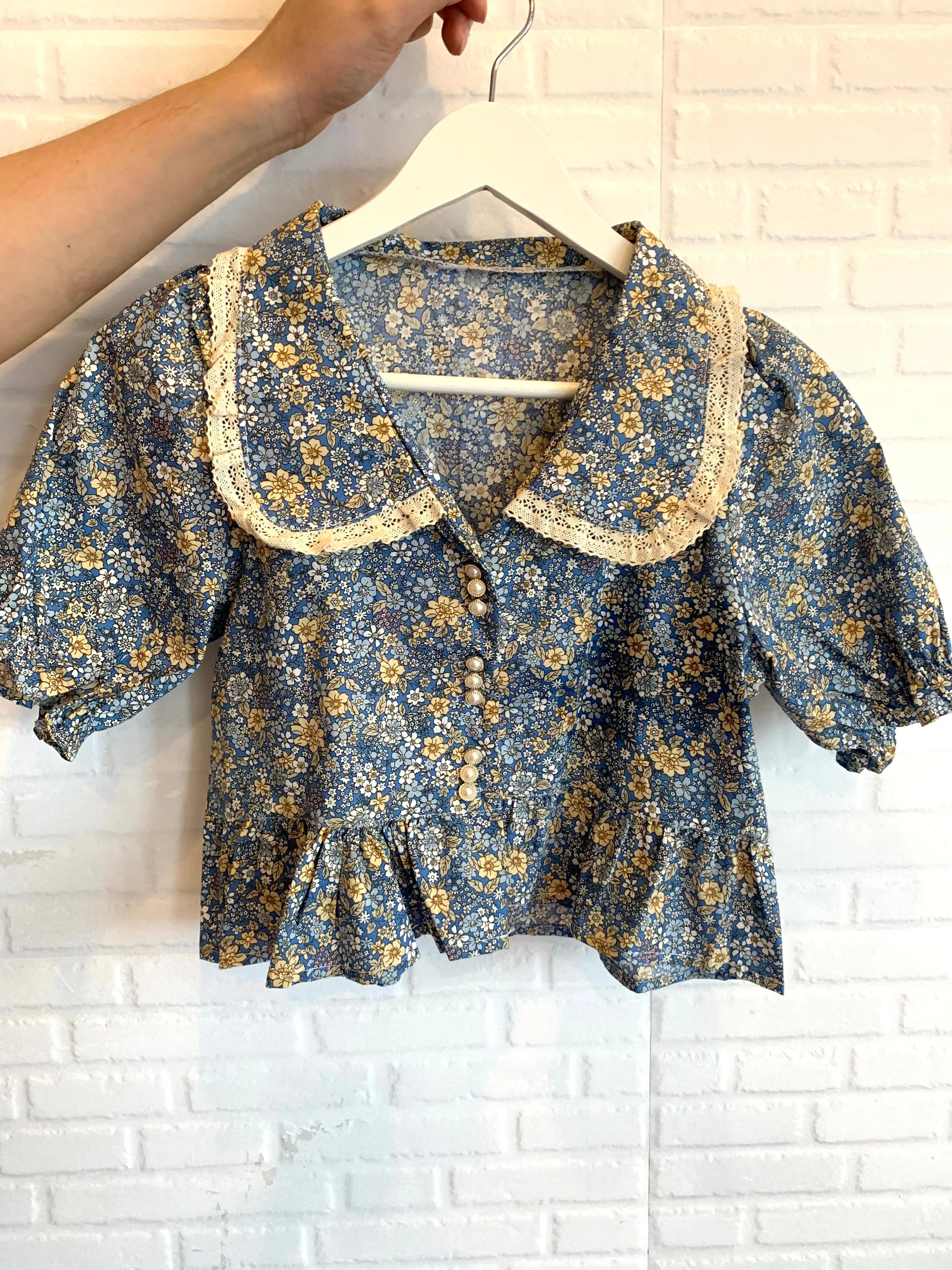 JOLENE Collared Floral Prairie Top (Blue)
