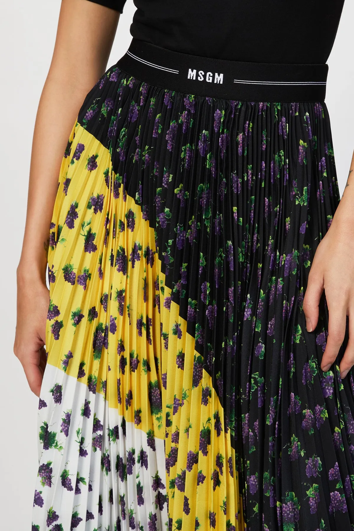 LOGO WASITBAND PLEATED SKIRT