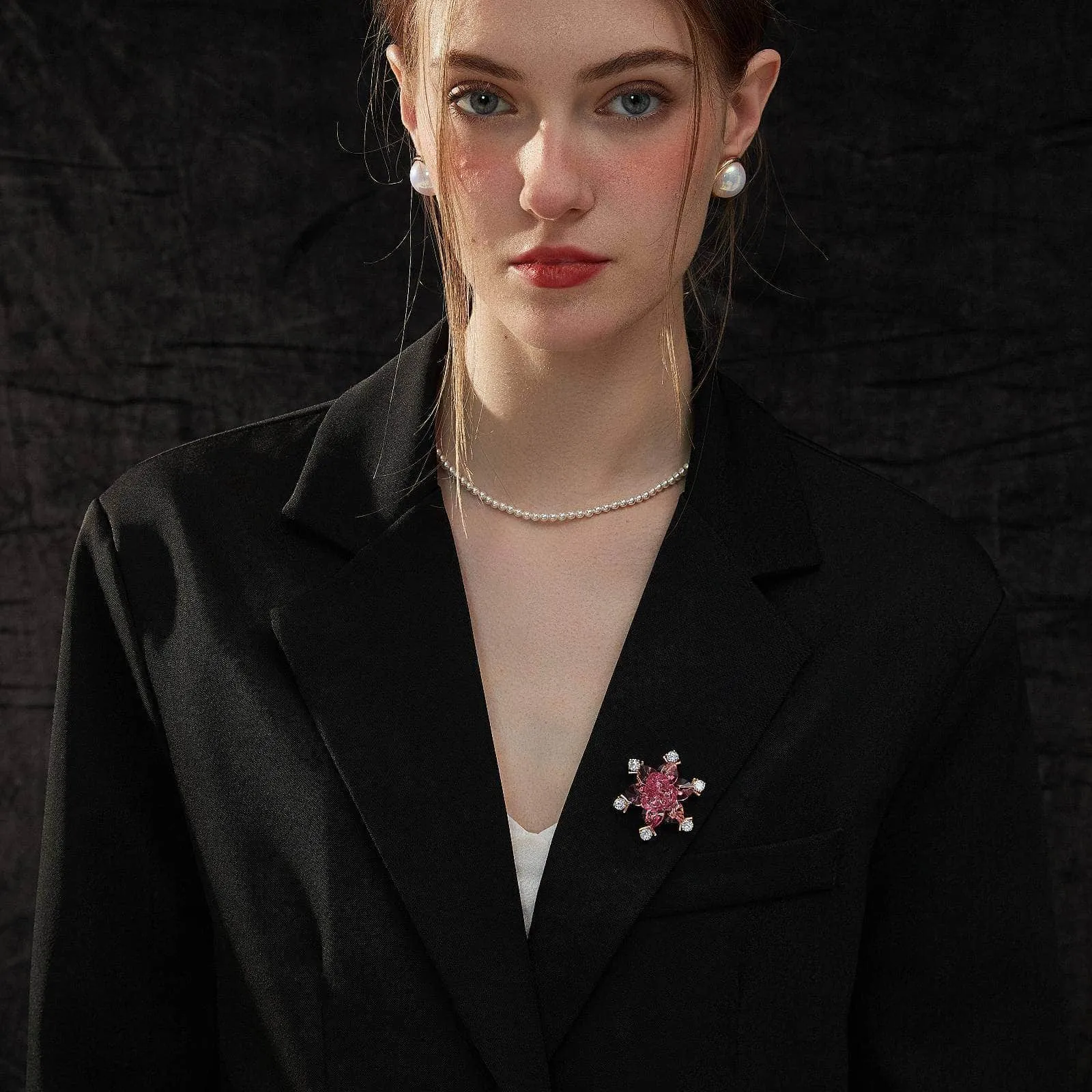 Luxurious Floral Starburst Crystal Inlaid Diamante Brooch