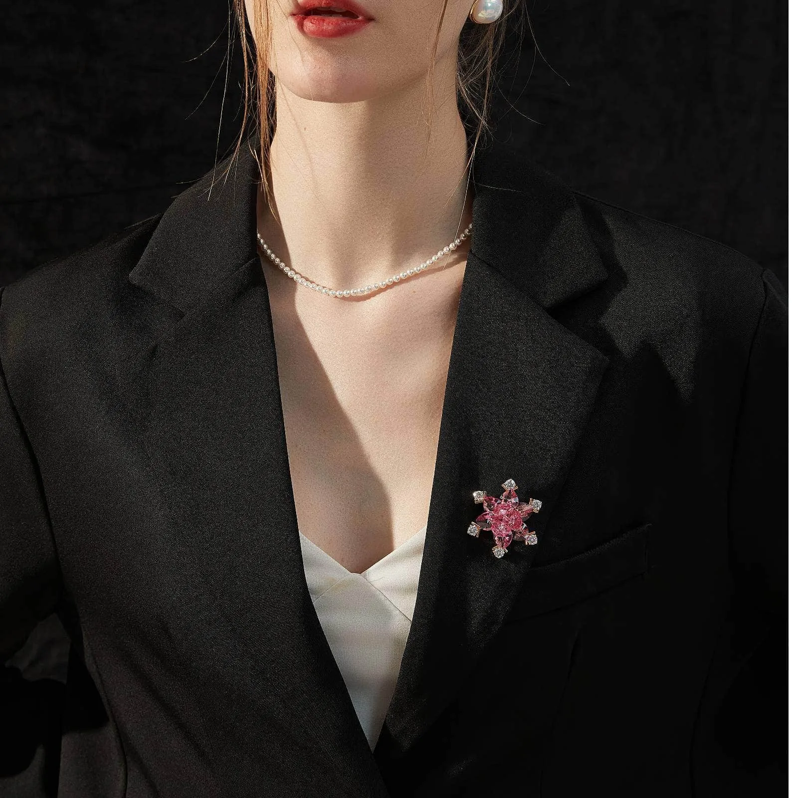 Luxurious Floral Starburst Crystal Inlaid Diamante Brooch