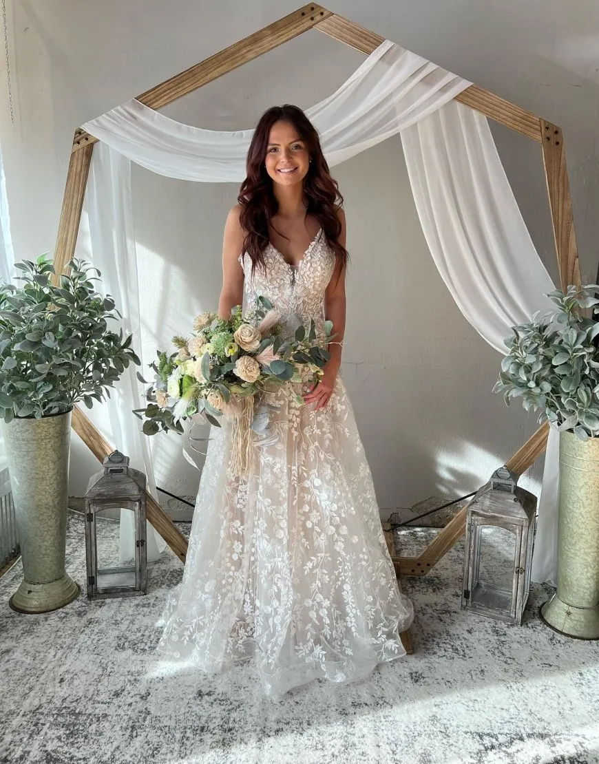 Madisyn | Champagne A-Line Spaghetti Straps Key Hole Back Wedding Dress