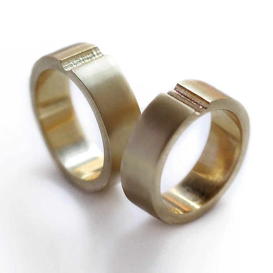 Matching couple rings, bond touch