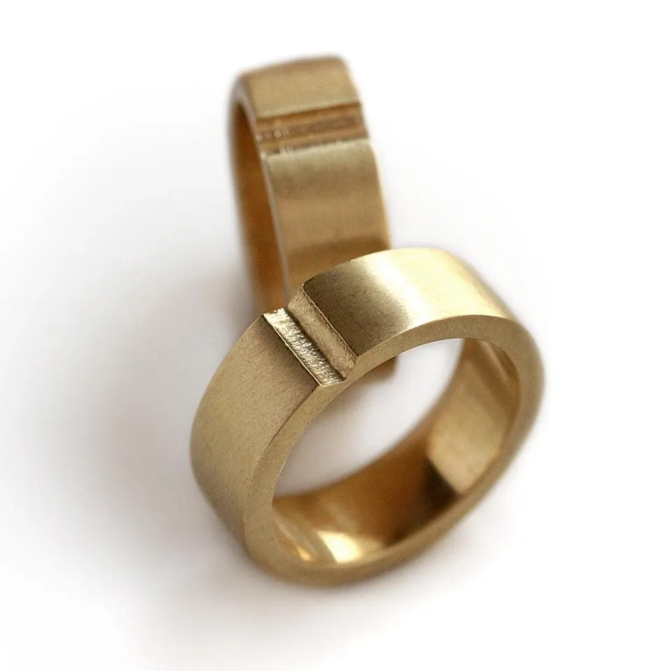 Matching couple rings, bond touch