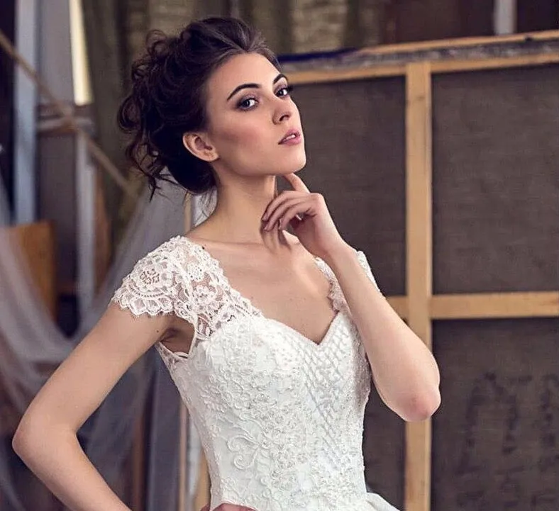 New Arrivals Wedding Dress Elegant Matrimonio V-neck Cap Sleeve Lace Up back Appliques Beading Princess Gowns Robe Blanche
