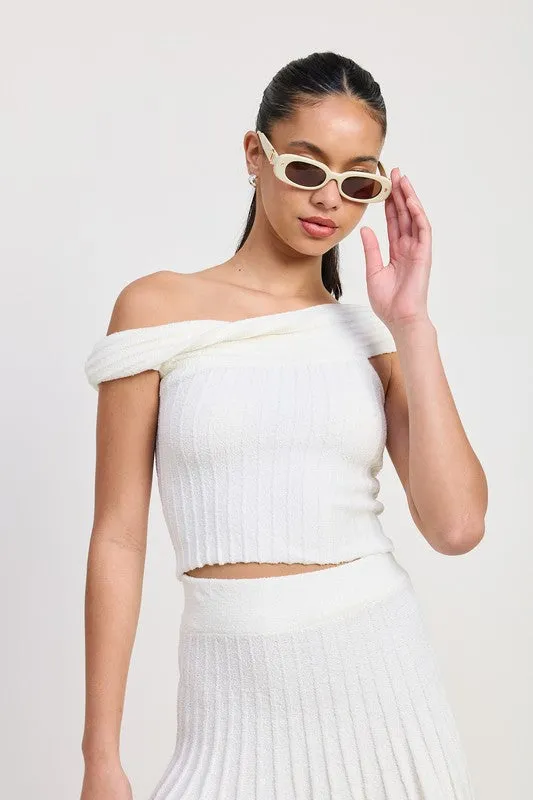 OFF THE SHOULDER KNIT TOP