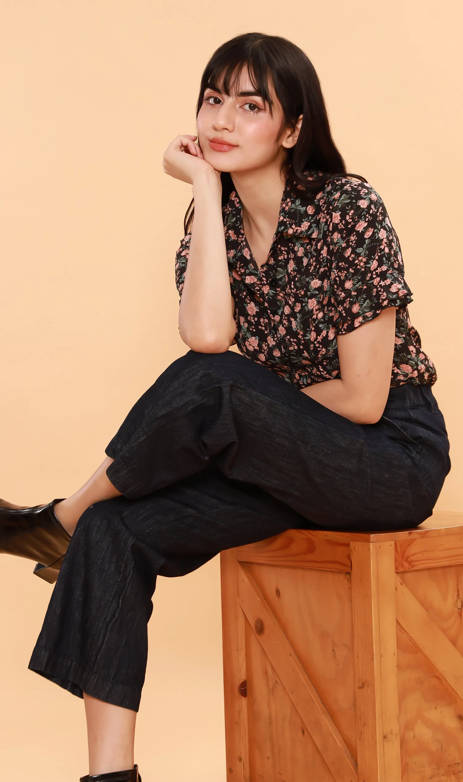 PORTIA Floral Collar Shirt (Black/Peach)