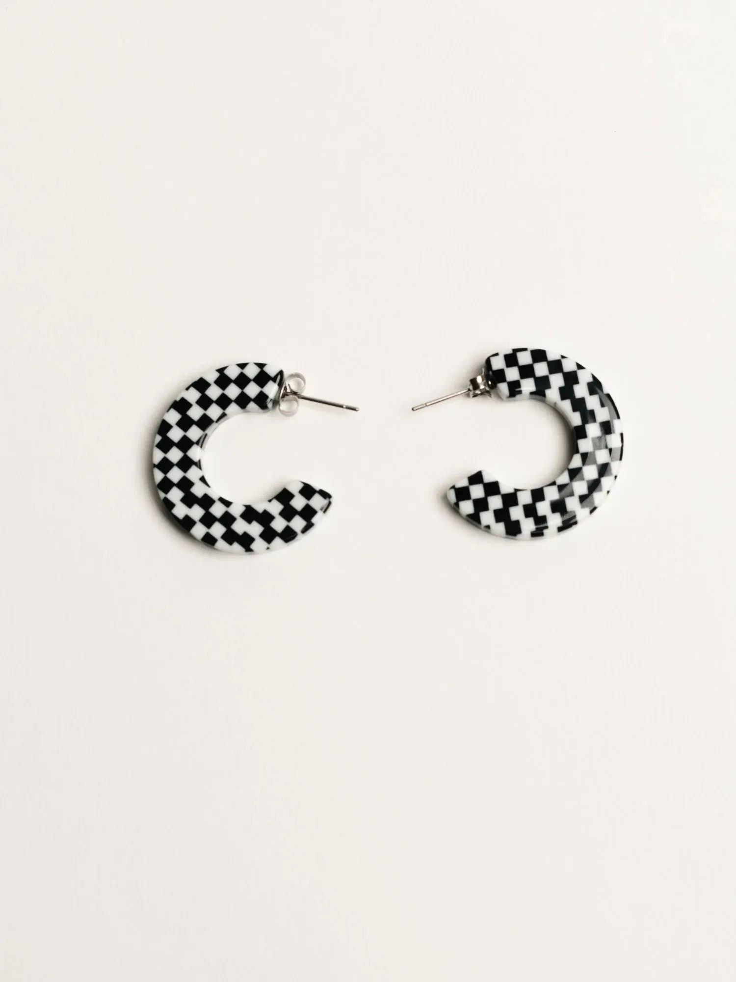 Ray Chunky Hoop Earrings, Assorted: Black   White