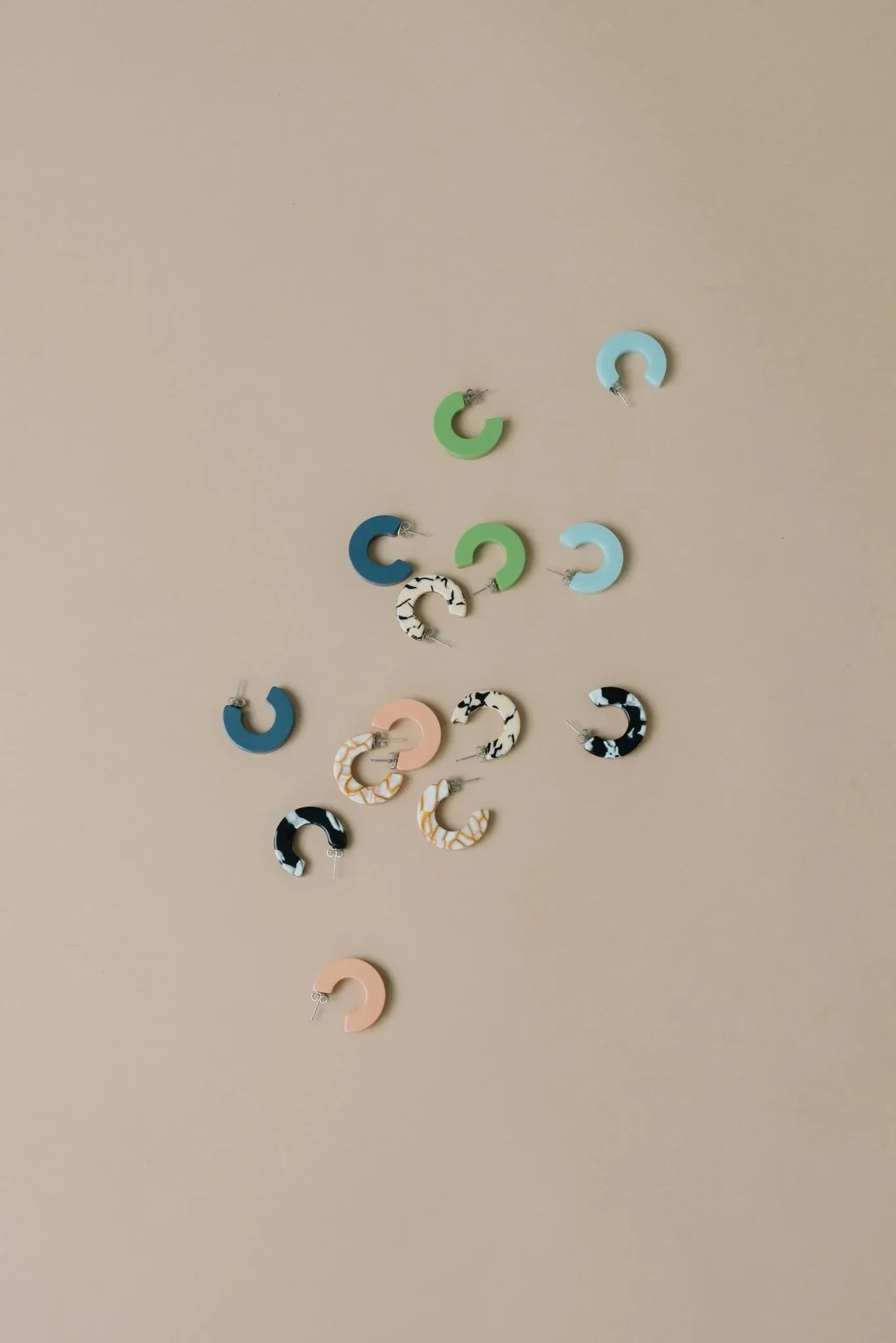 Ray Chunky Hoop Earrings, Assorted: Black   White