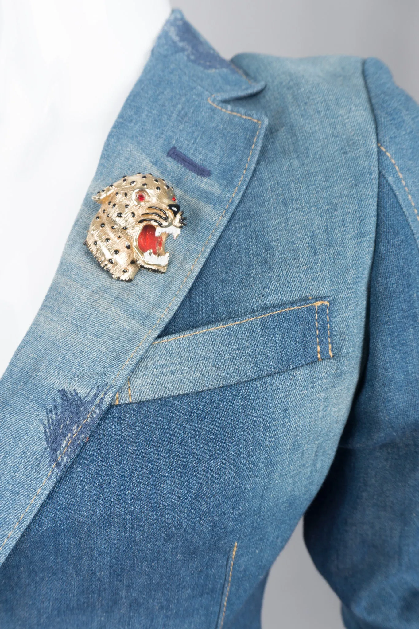 Roaring Leopard Brooch