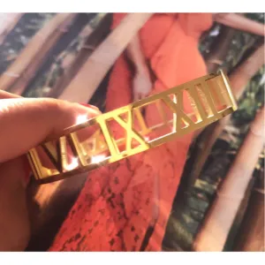 Roman Bangle