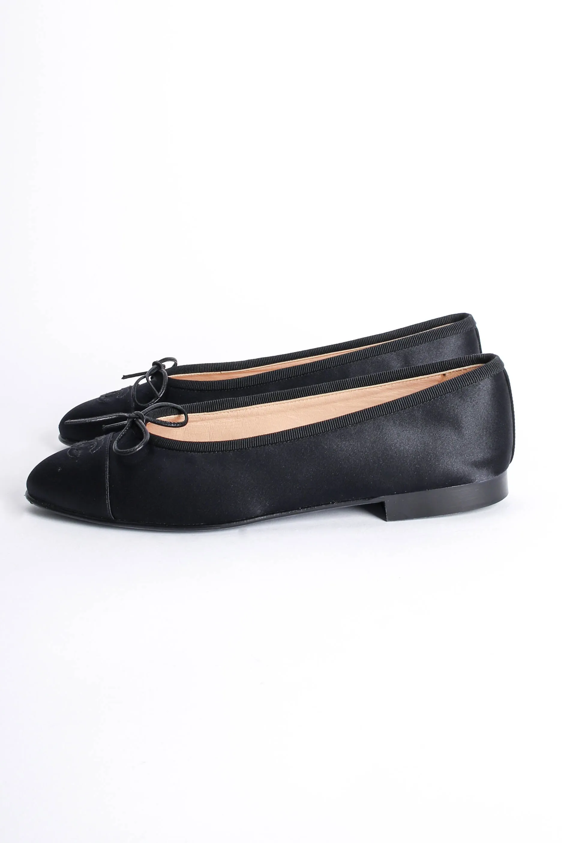 Satin CC Logo Ballet Flats