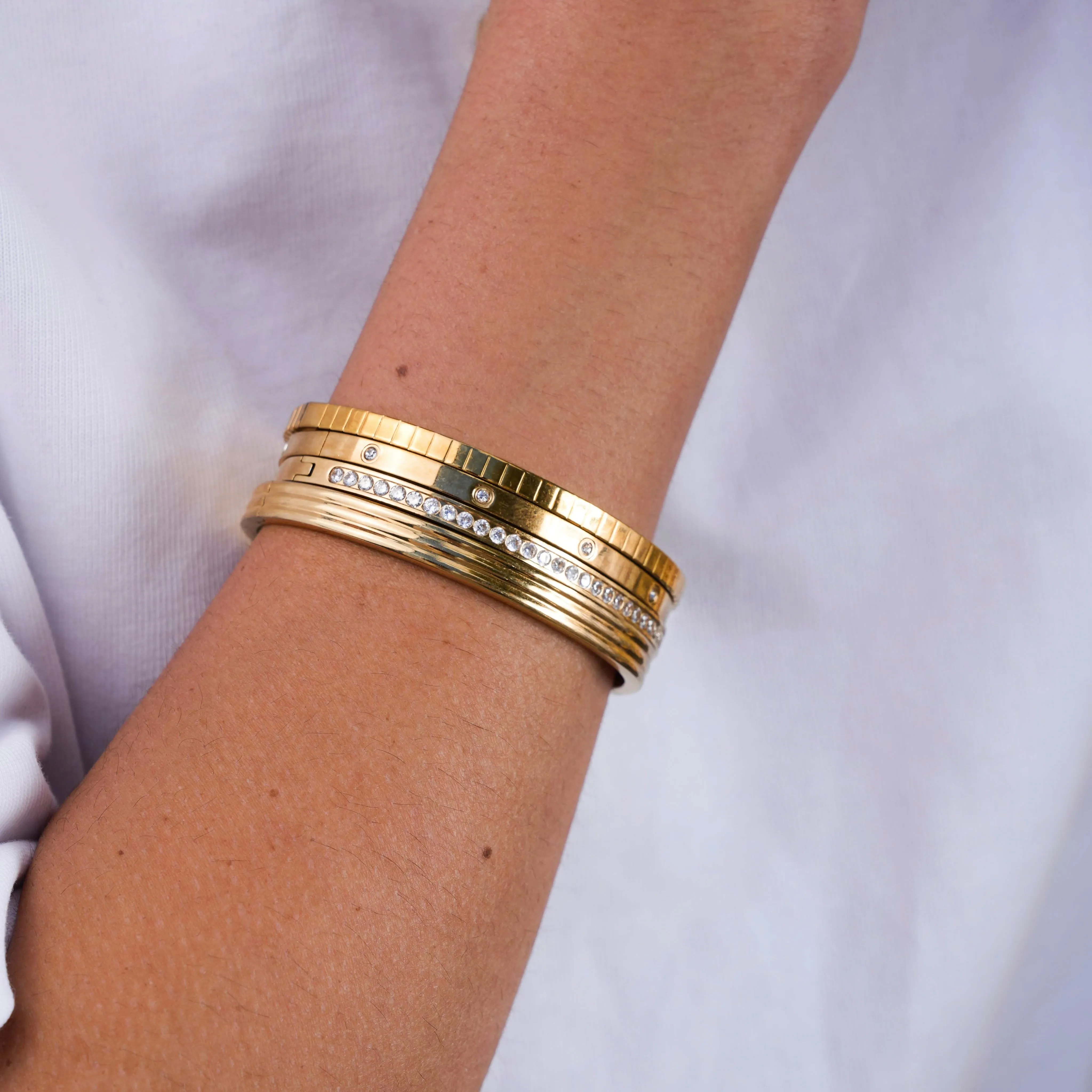 Sleek Interlocking Bangle